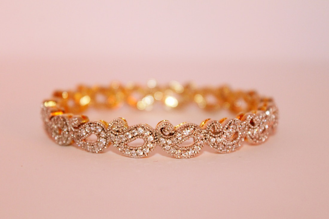 Ornate bridal gold necklace set